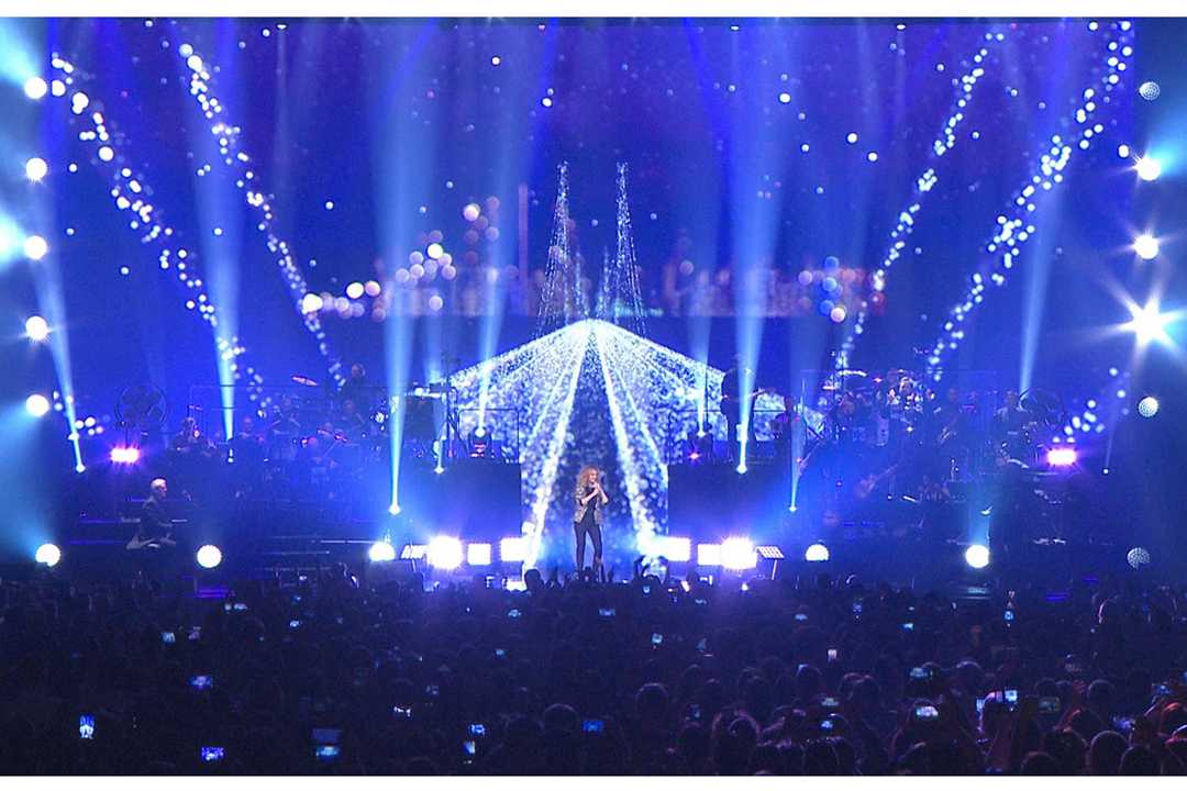 Celine Dion performs her LIVE 2017 show framed by Ayrton MagicPanel-R fixtures (© Yves Aucoin) Celine Dion performs her LIVE 2017 show framed by Ayrton MagicPanel-R fixtures (© Yves Aucoin)