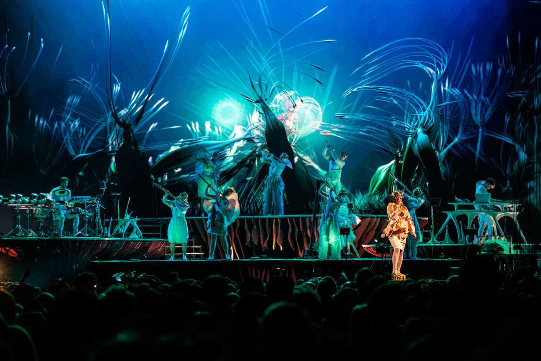 The dramatic lighting was a co-design by Bruno Poet and Richard White (photo: Santiago Felipe @santiagraphy) The dramatic lighting was a co-design by Bruno Poet and Richard White (photo: Santiago Felipe @santiagraphy)