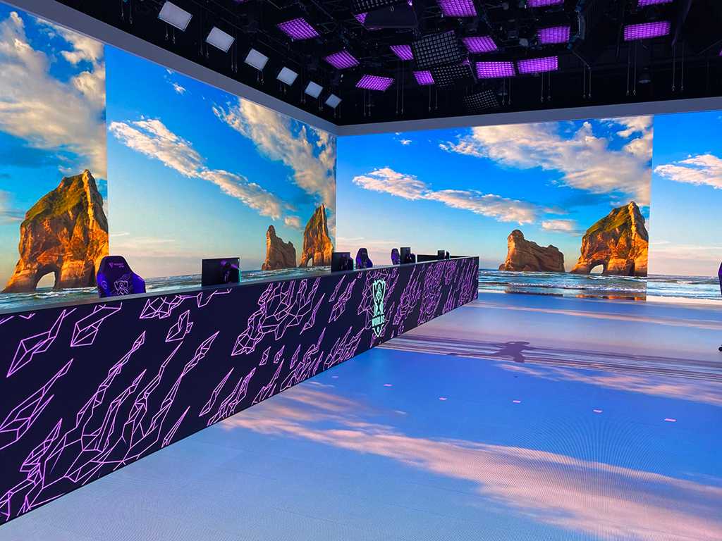 The visuals were made using a modified version of the Unreal Engine The visuals were made using a modified version of the Unreal Engine