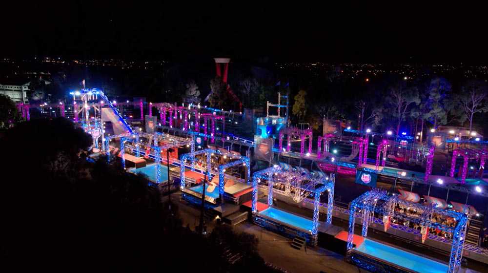 The show was lit by Hugh Taranto with Chameleon Touring Systems supplying gear and crew The show was lit by Hugh Taranto with Chameleon Touring Systems supplying gear and crew