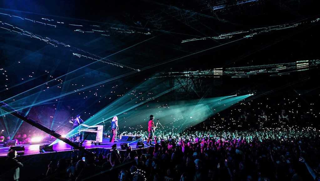 All but two of the shows on the tour took place in outdoor stadiums All but two of the shows on the tour took place in outdoor stadiums